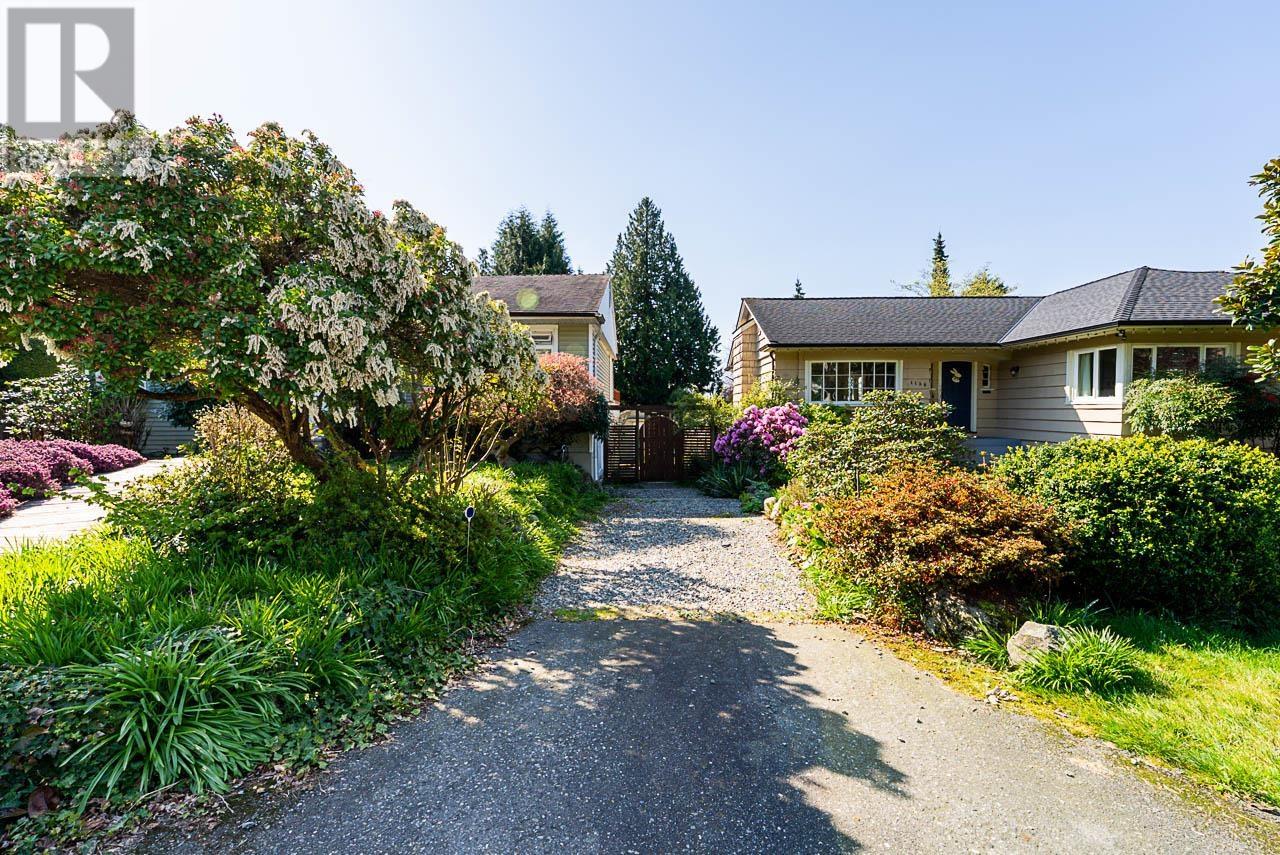 Property at 1126 KINGS AVENUE image 4