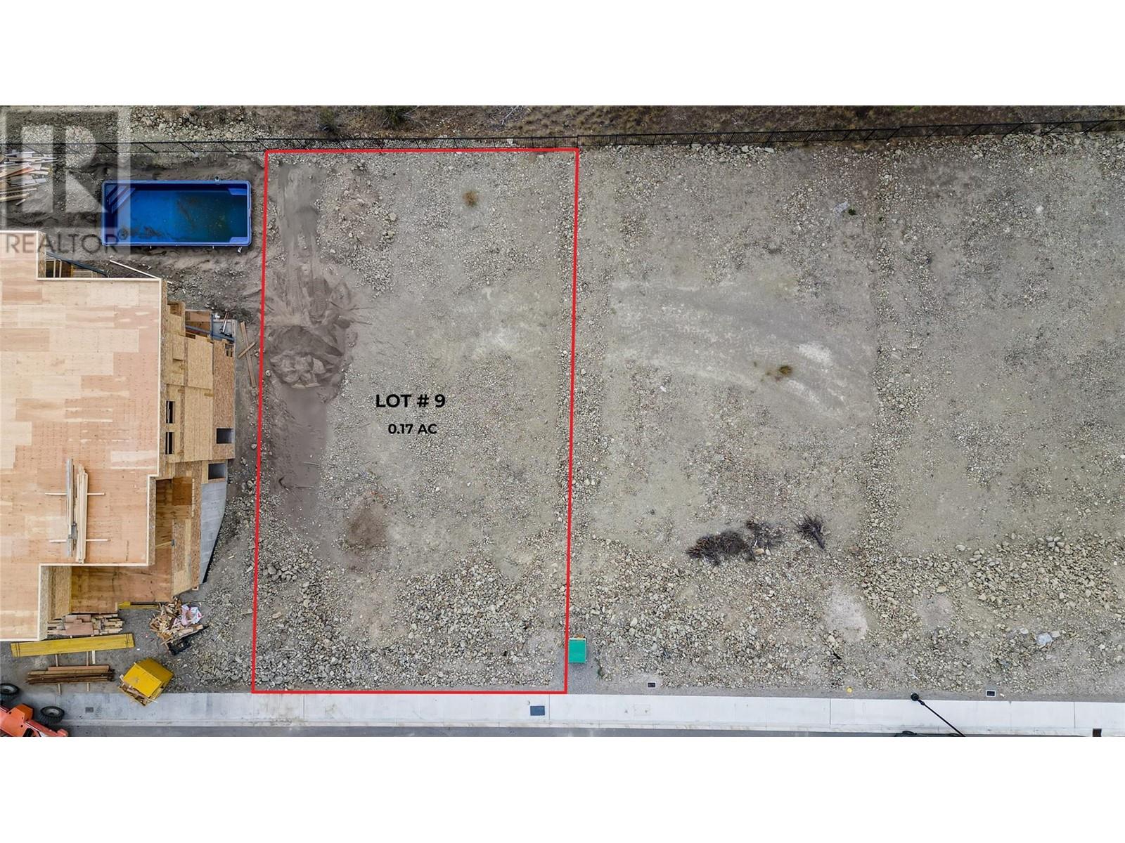 654 Kingswood Terrace, Kelowna, British Columbia  V1V 0A8 - Photo 2 - 10343915