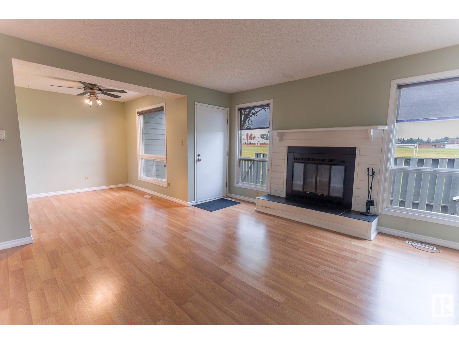 Property at #7 4610 17 AV NW image 3