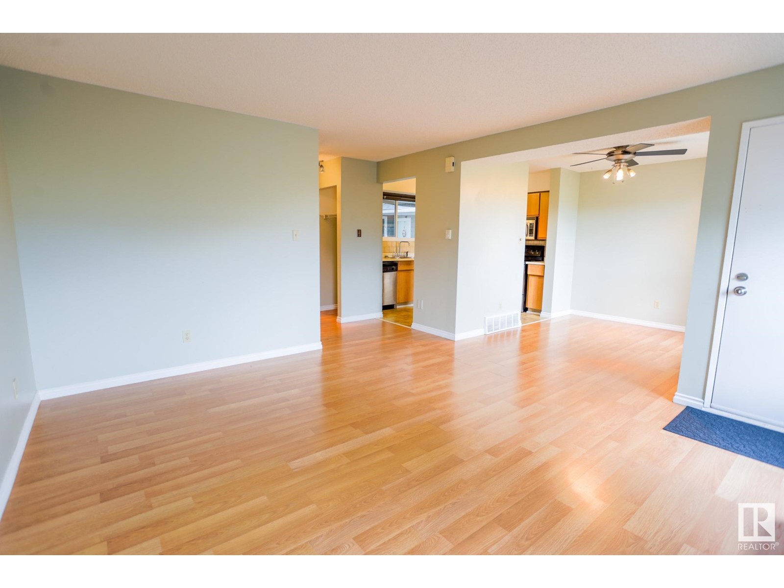Property at #7 4610 17 AV NW image 5
