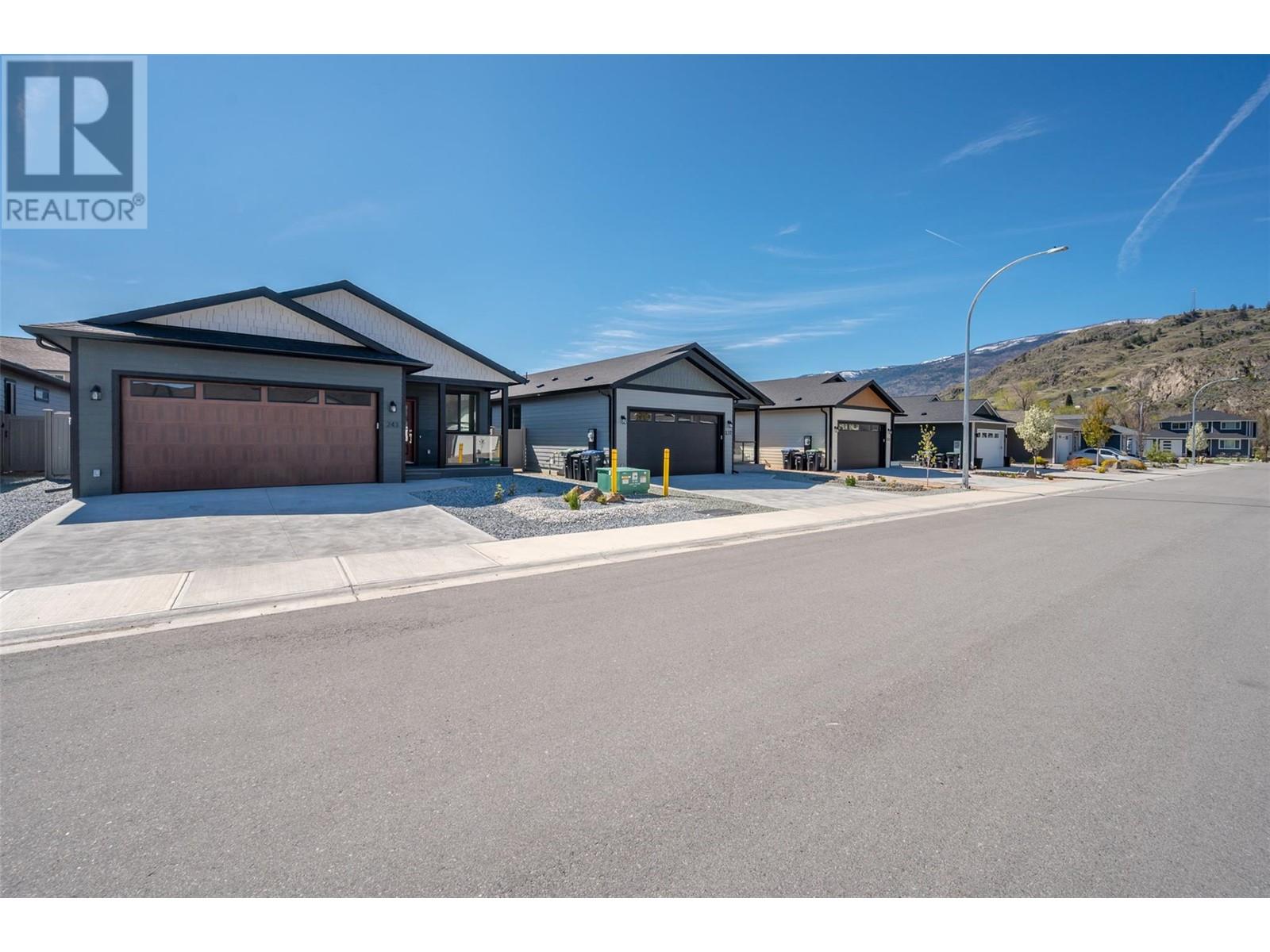 Property at 243 BENTGRASS Avenue image 3