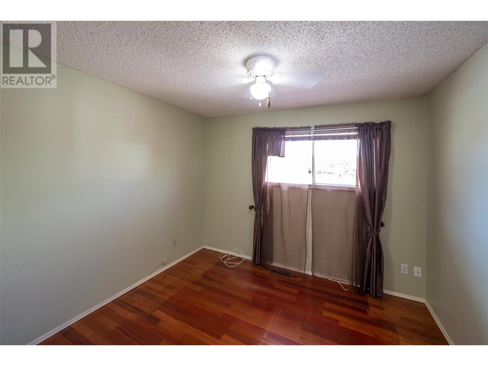 Property at 9538 Robson Crescent image 3