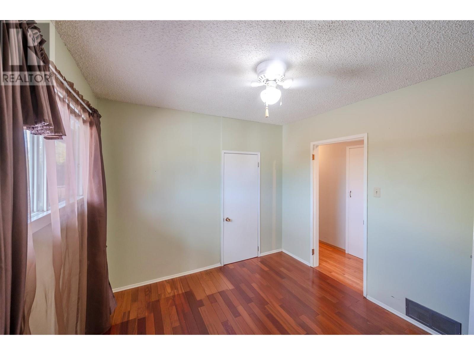 Property at 9538 Robson Crescent image 4