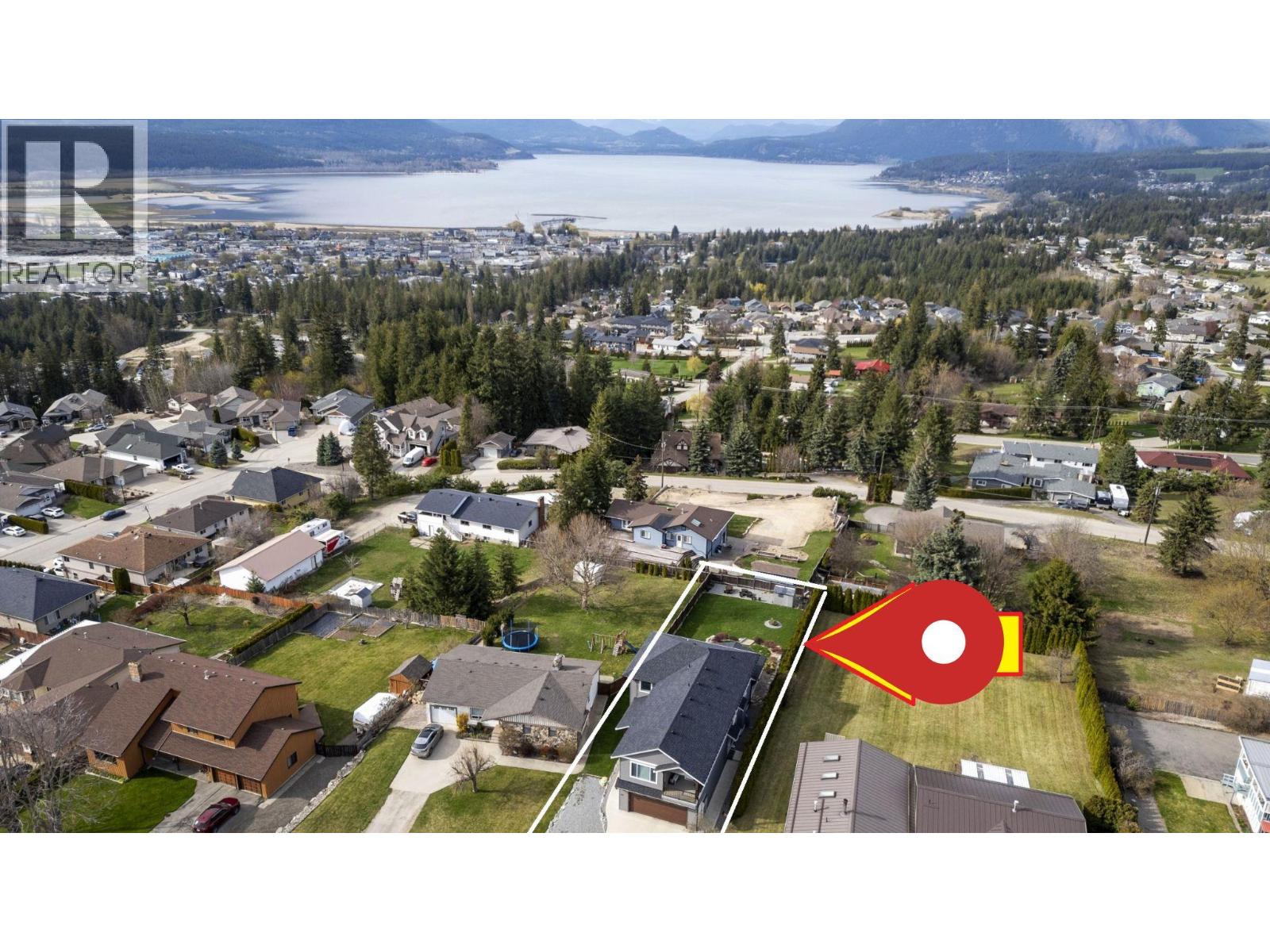 1351 15 Avenue SE, salmon arm, British Columbia