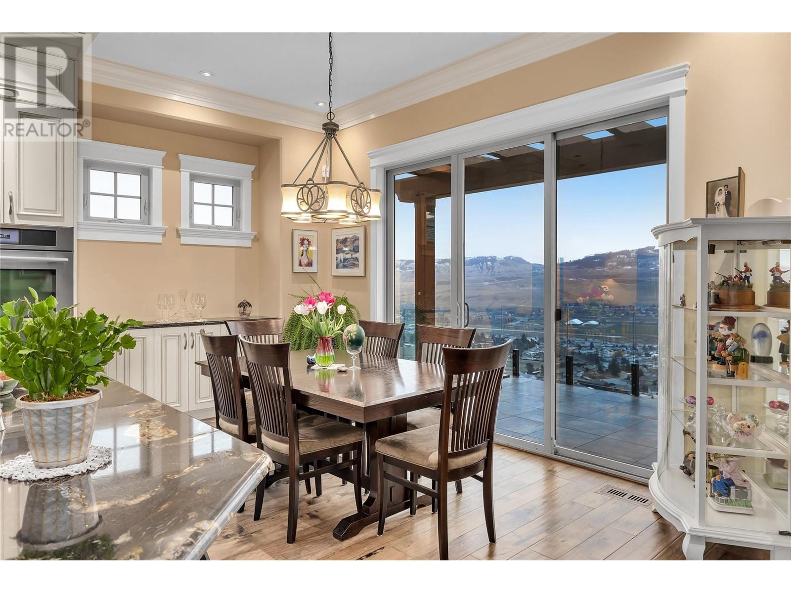 Property at 108 Vineyard Way image 3