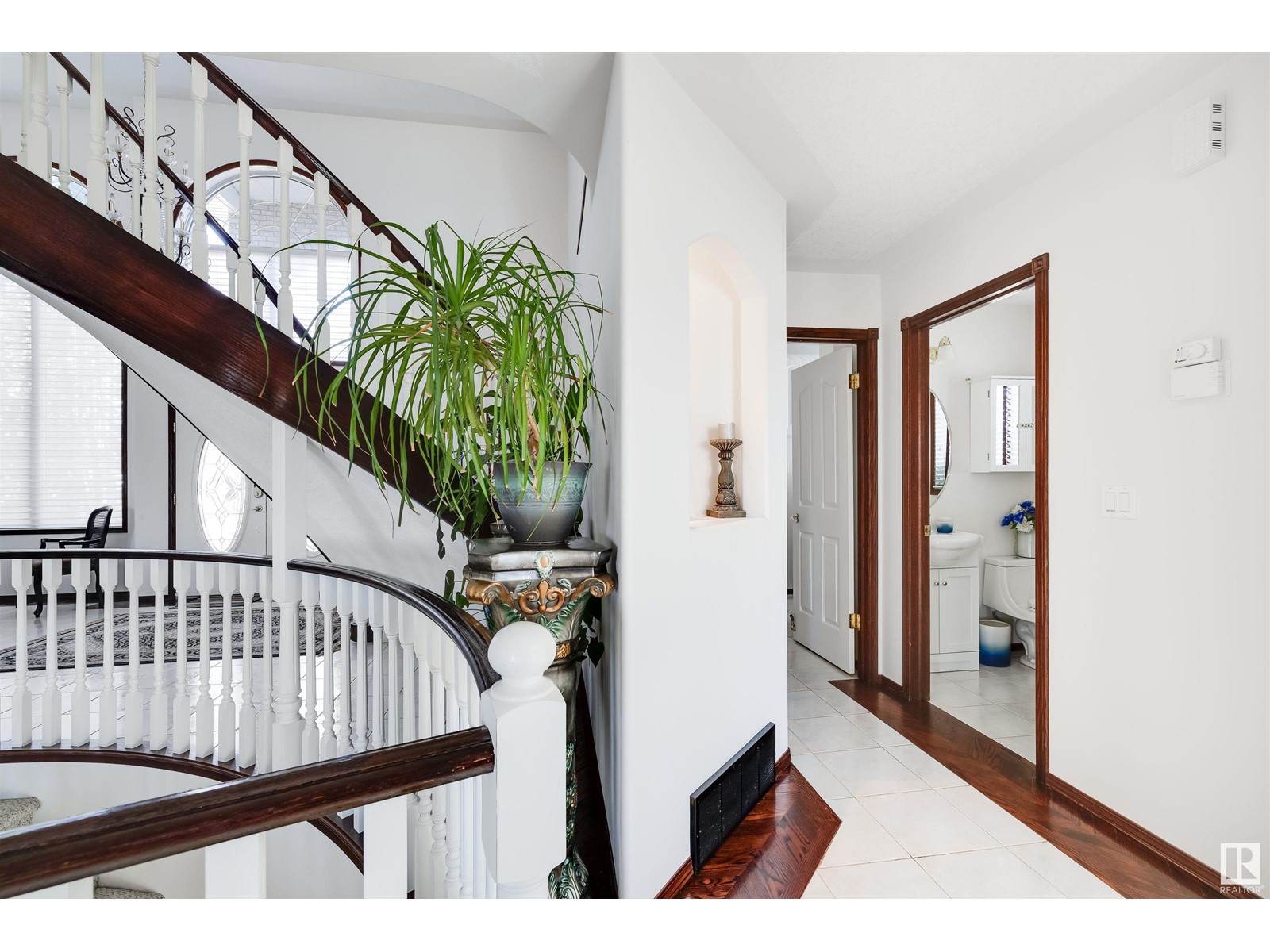 Property at 29 OAKDALE PL image 3