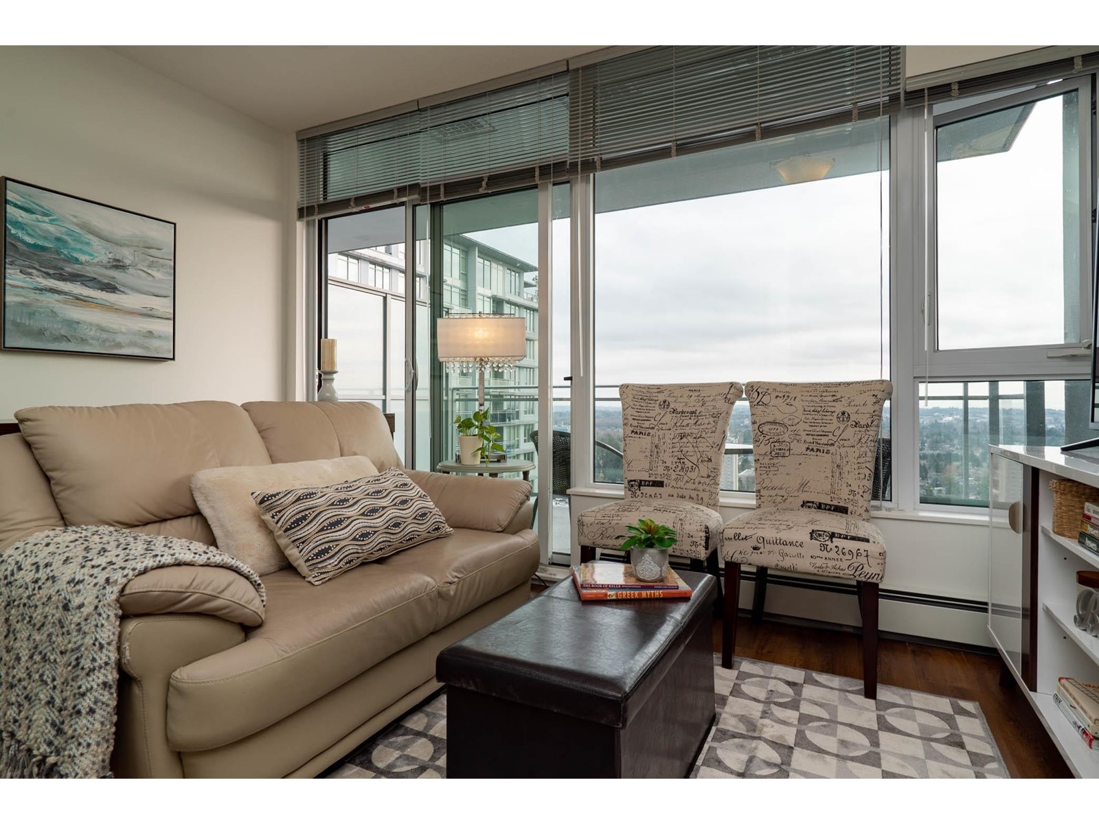 2907 13308 Central Avenue, Surrey, British Columbia  V3T 0M4 - Photo 4 - R2990266