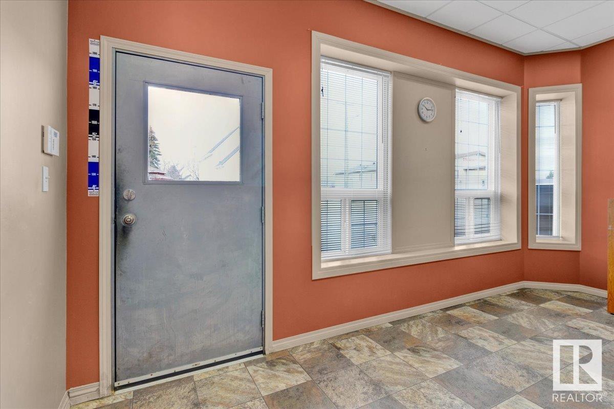 Property at 5081 50 ST image 5