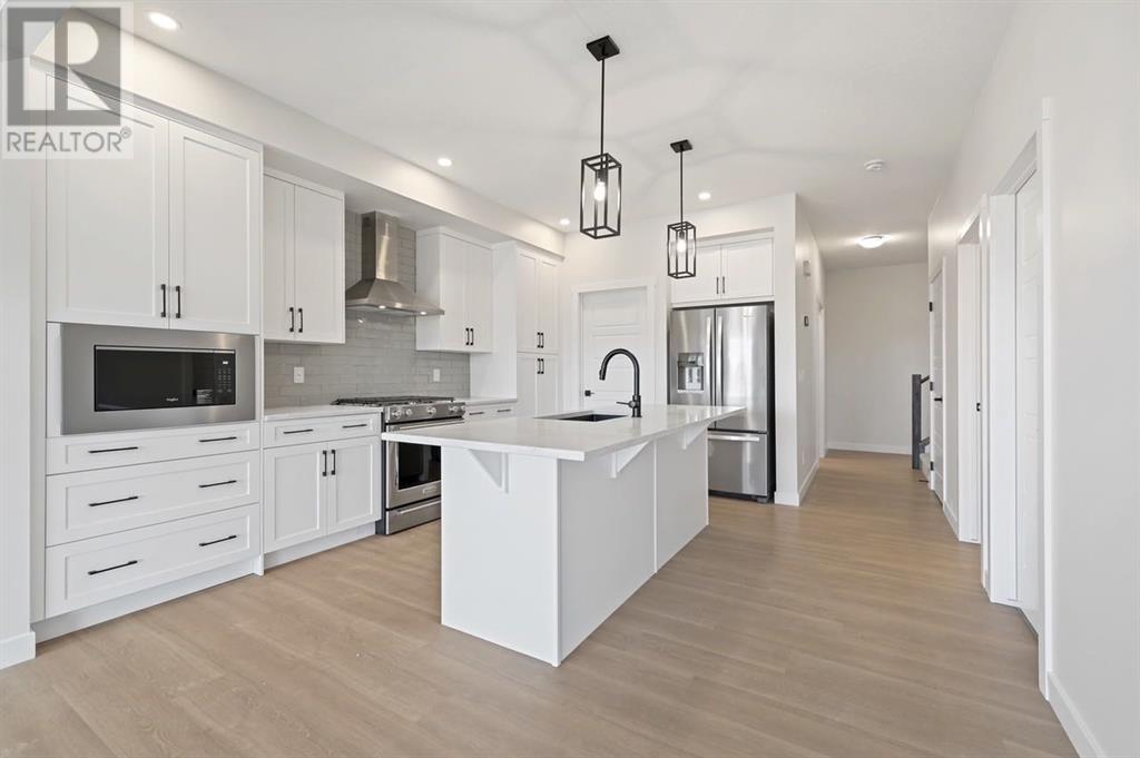 Property at 91 VERSANT Way SW image 4