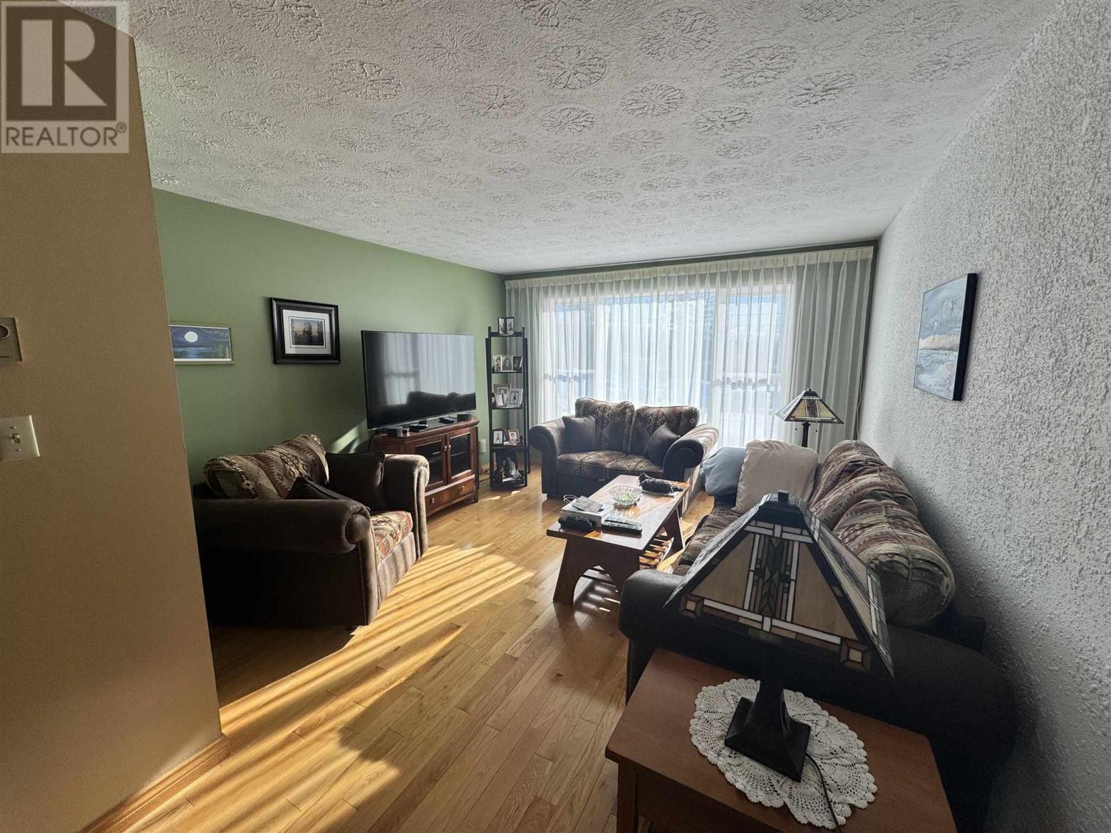 82 Neesomadina Ave, Hornepayne, Ontario  P0M 1Z0 - Photo 8 - SM250793