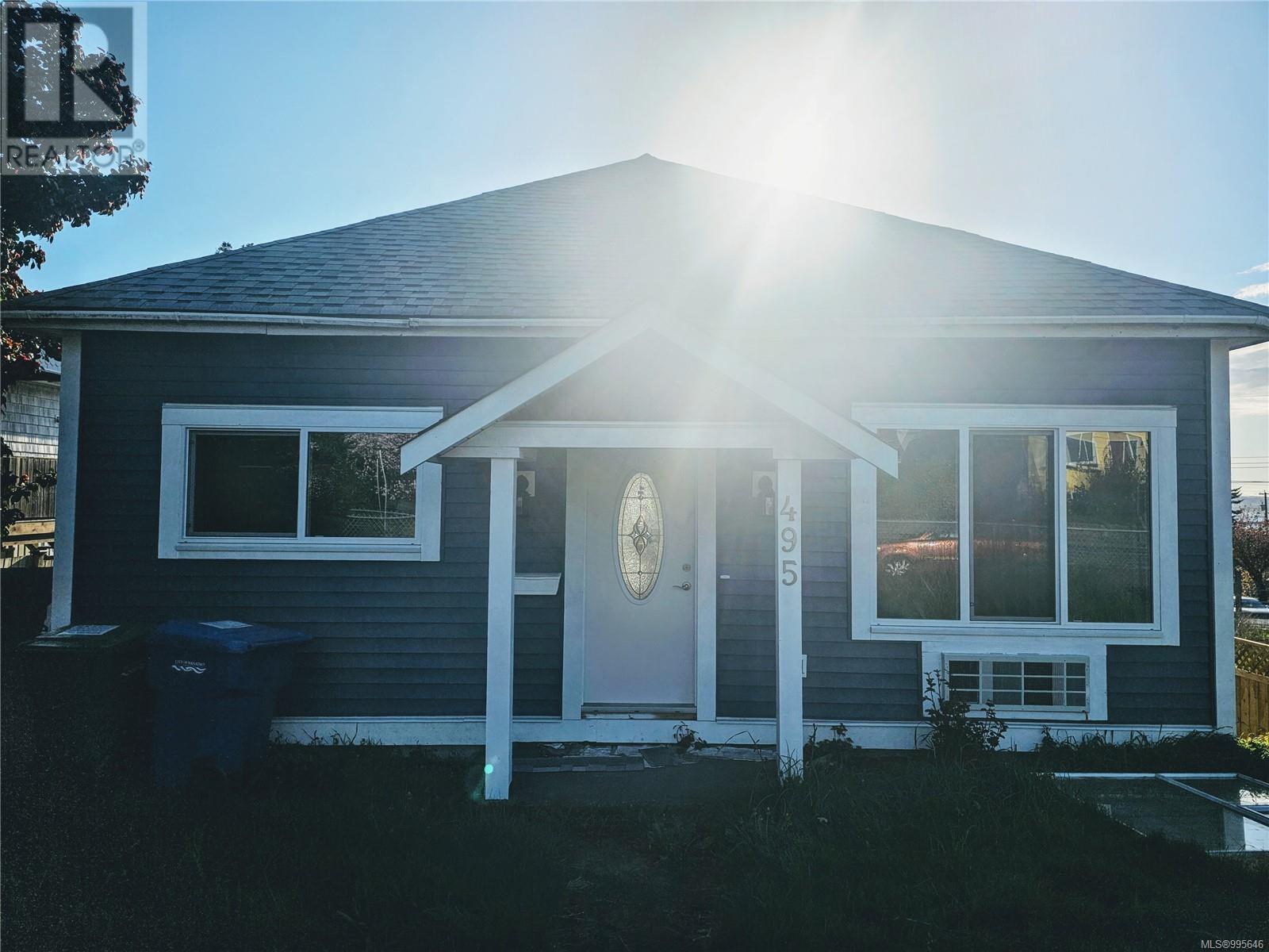 Property at 495 Nicol St image 1