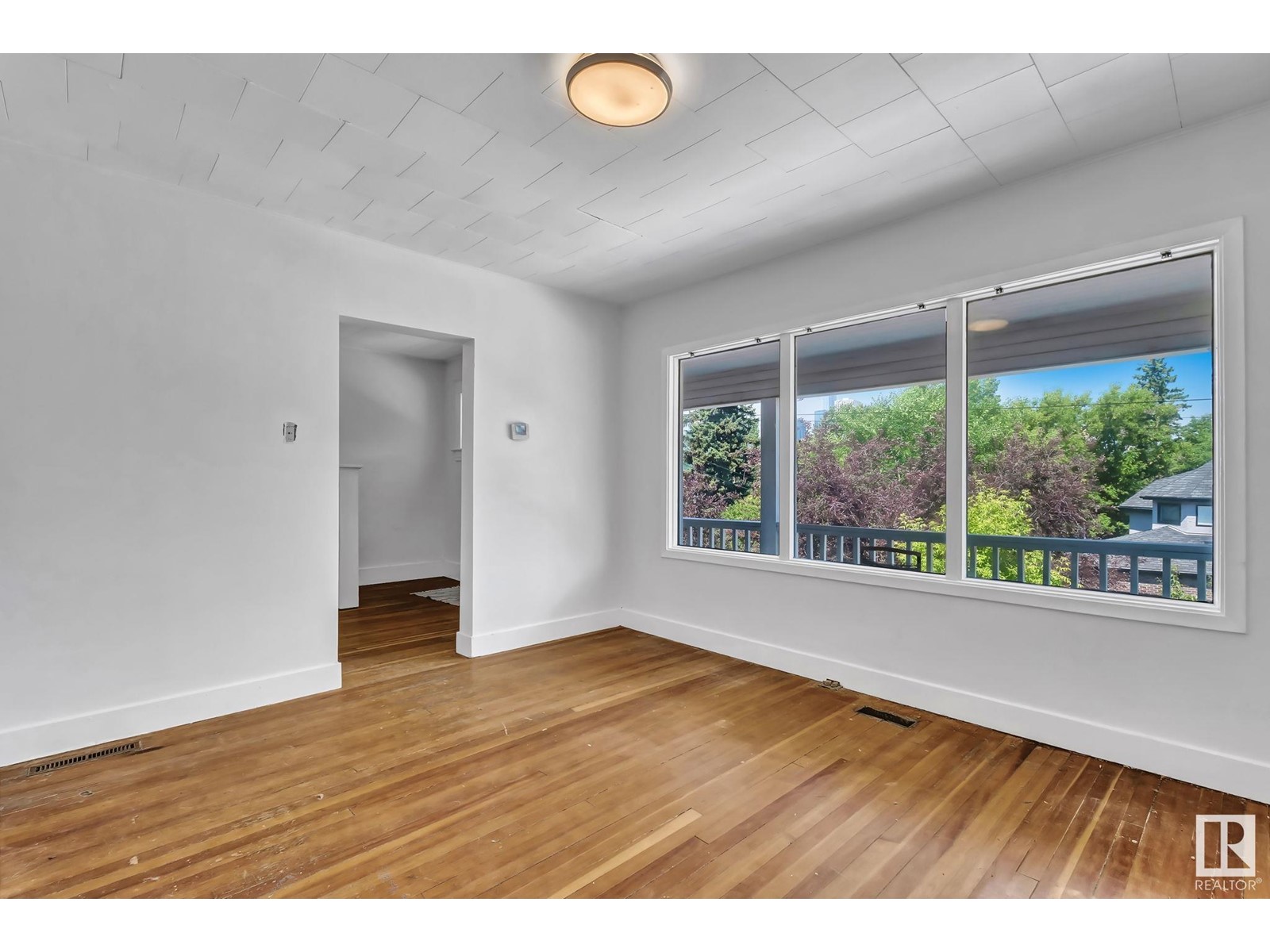 Property at 9807 93A AV NW image 5