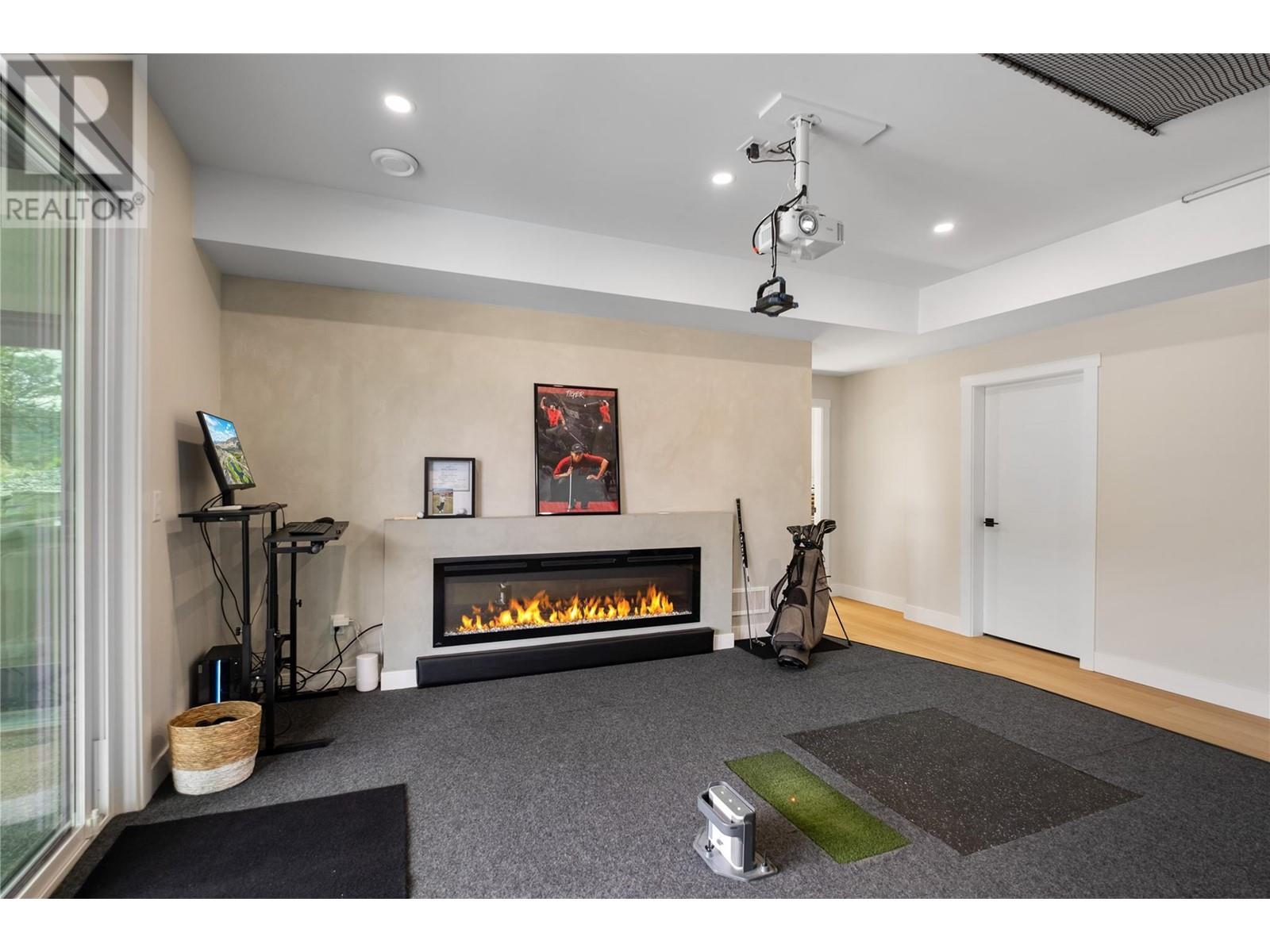 Property at 965 Lochness Street image 2