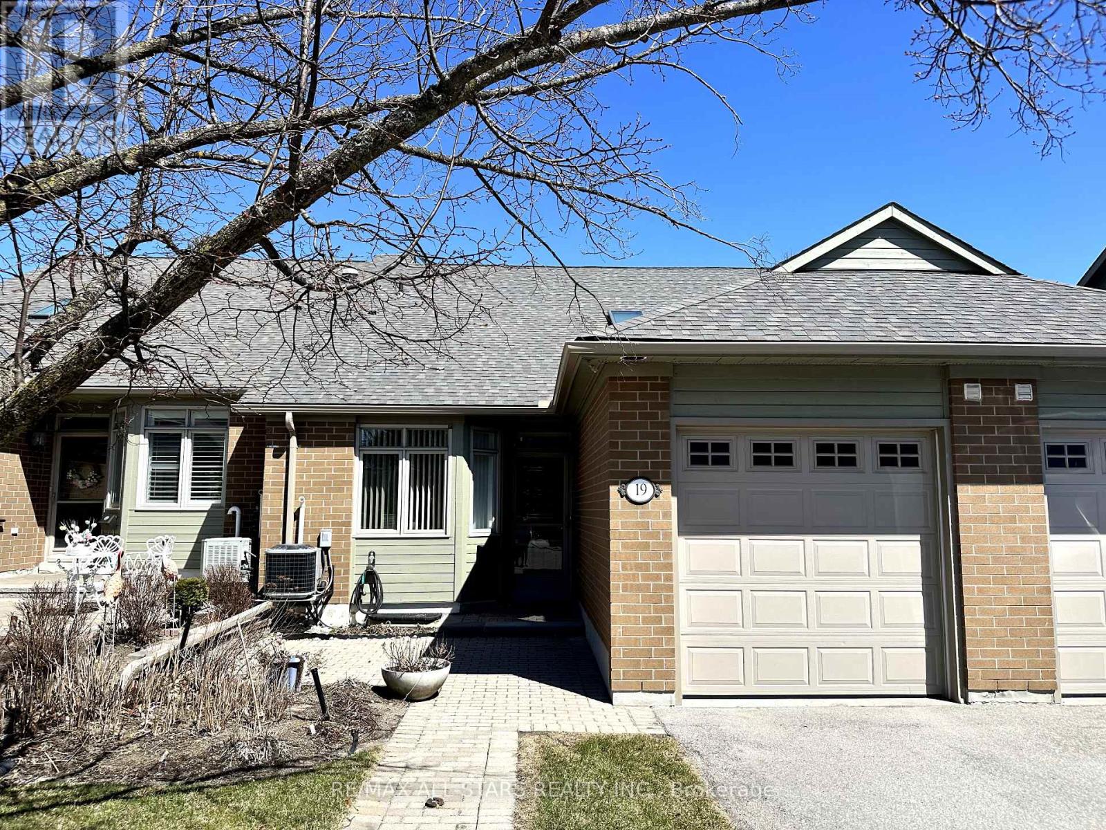 Property at 19 CHRISTINA FALLS WAY image 2
