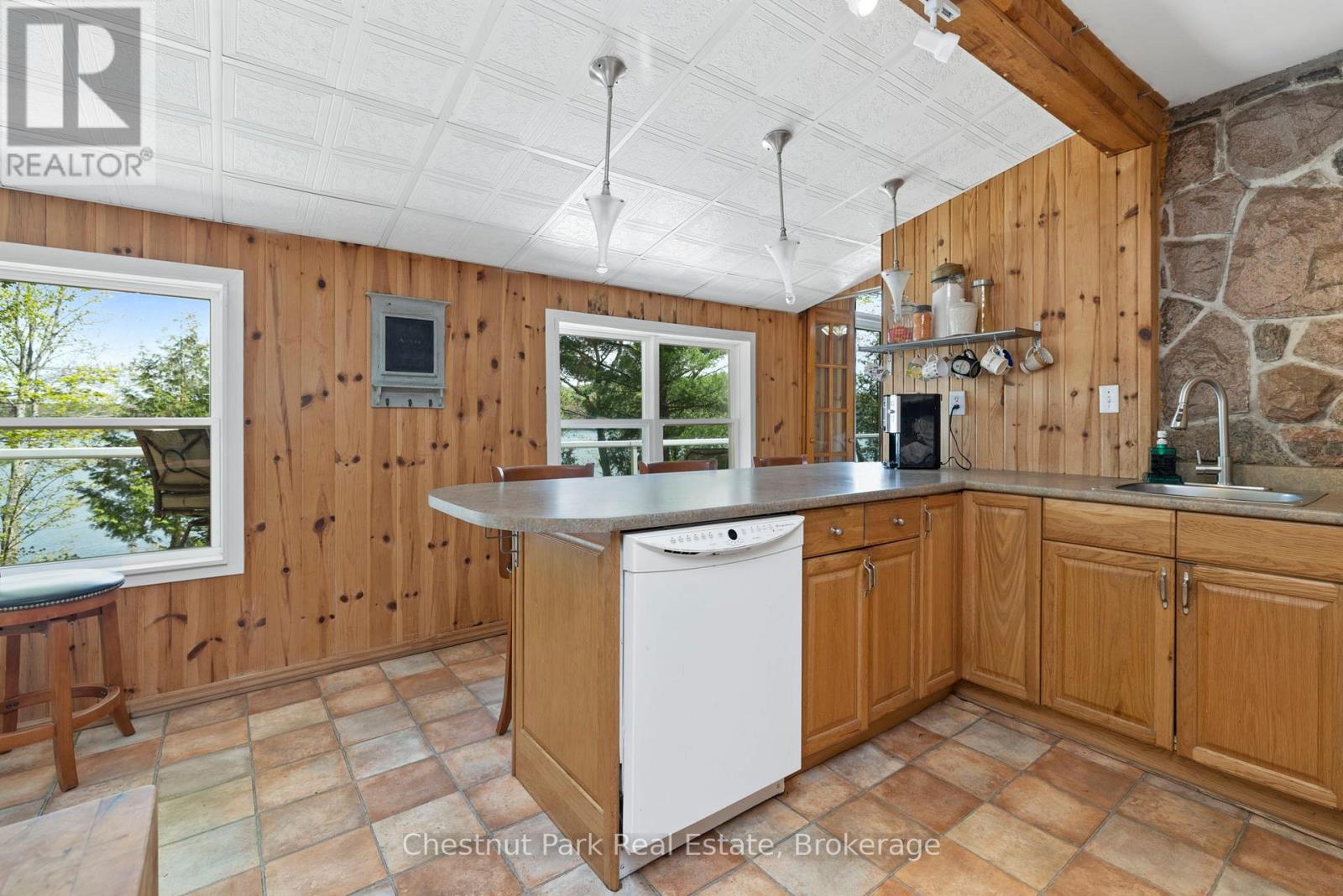 1260 Winders Bay Road, Lake Of Bays, Ontario  P0B 1A0 - Photo 9 - X12015771