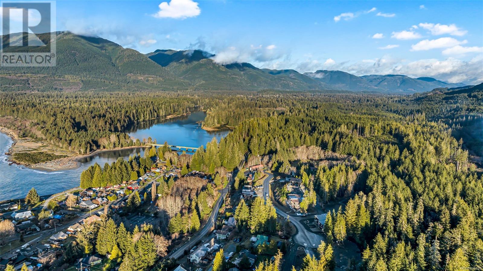 16911 Beachview Dr, Port Renfrew, British Columbia