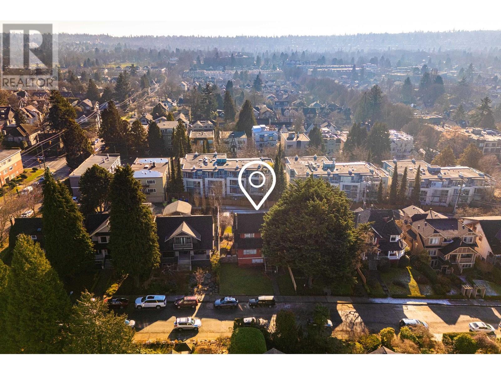 Listing Picture 9 of 22 : 2544 W 3RD AVENUE, Vancouver / 溫哥華 - 魯藝地產 Yvonne Lu Group - MLS Medallion Club Member