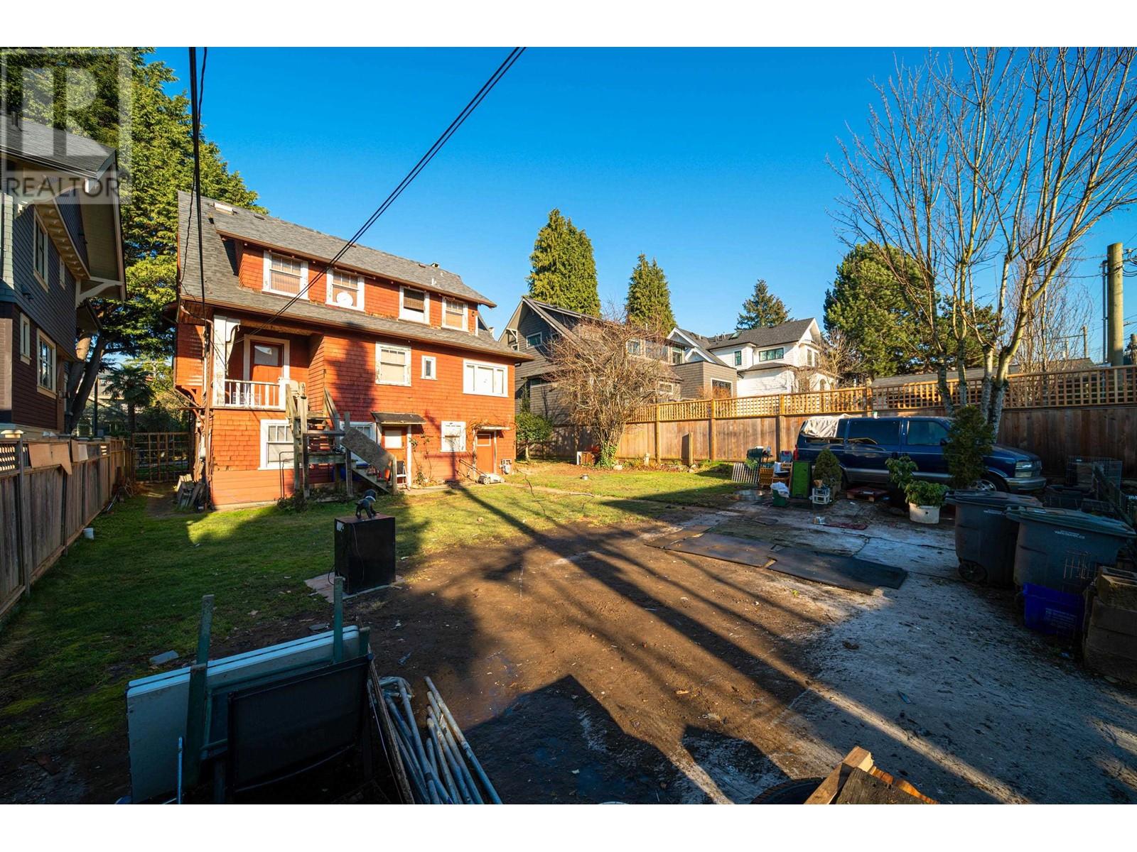 Listing Picture 14 of 22 : 2544 W 3RD AVENUE, Vancouver / 溫哥華 - 魯藝地產 Yvonne Lu Group - MLS Medallion Club Member