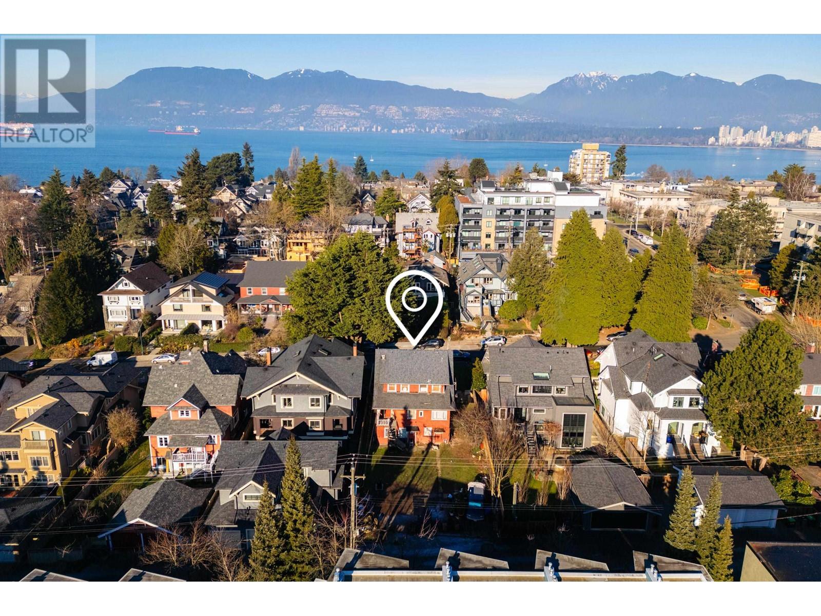 Listing Picture 6 of 22 : 2544 W 3RD AVENUE, Vancouver / 溫哥華 - 魯藝地產 Yvonne Lu Group - MLS Medallion Club Member