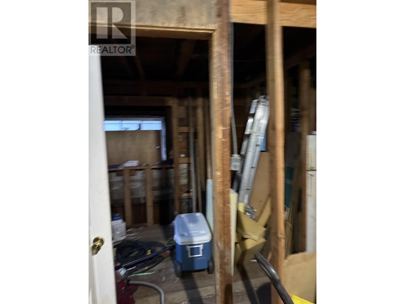 Listing Picture 17 of 22 : 2544 W 3RD AVENUE, Vancouver / 溫哥華 - 魯藝地產 Yvonne Lu Group - MLS Medallion Club Member