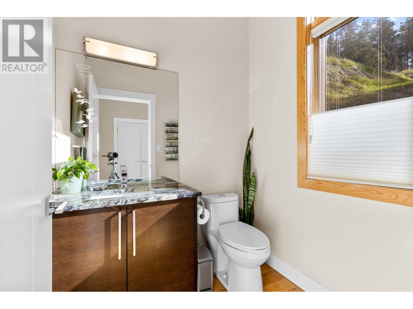 Property at 10989 Maddock Avenue image 2