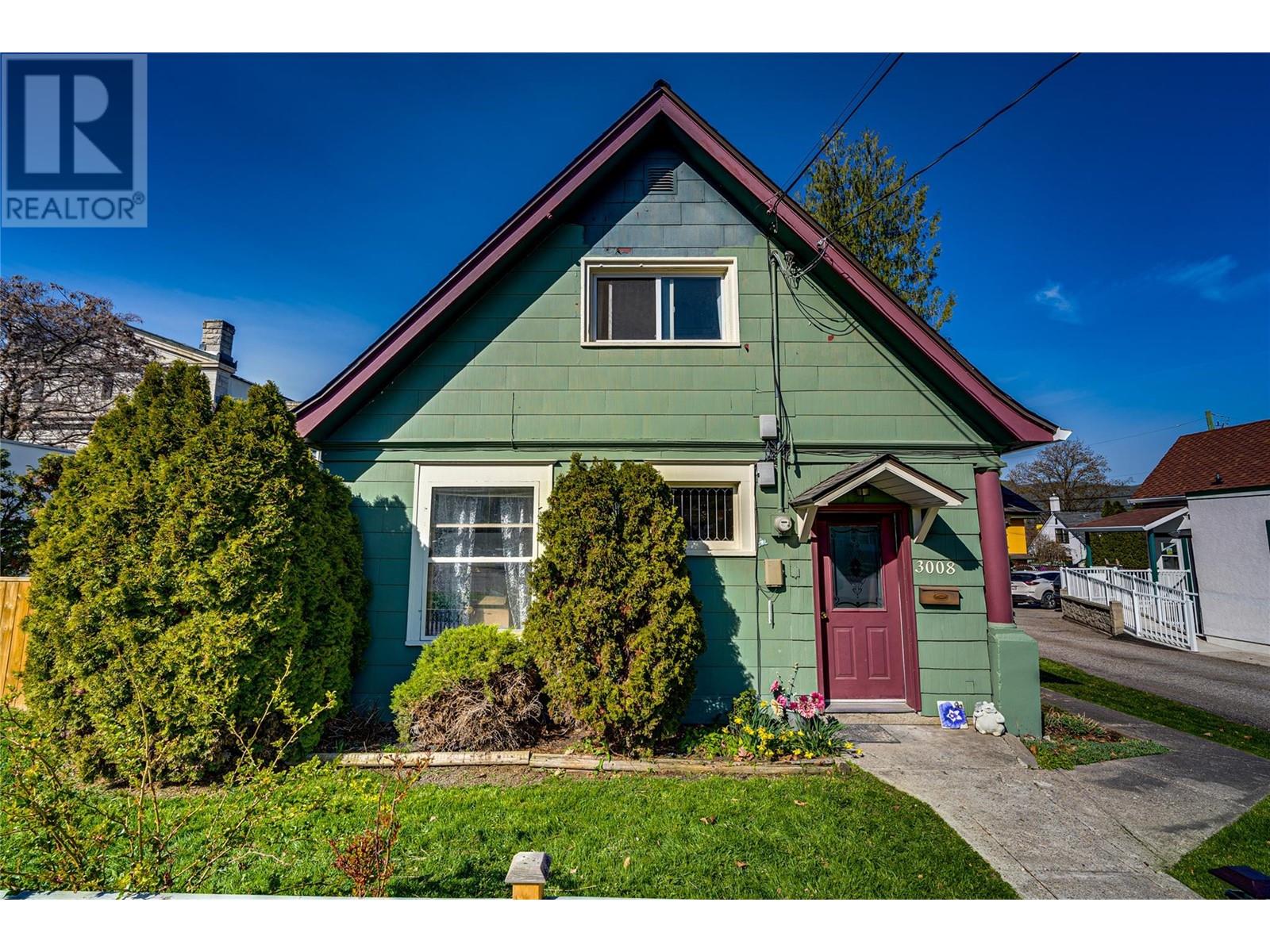 Property at 3008 26 Street image 1