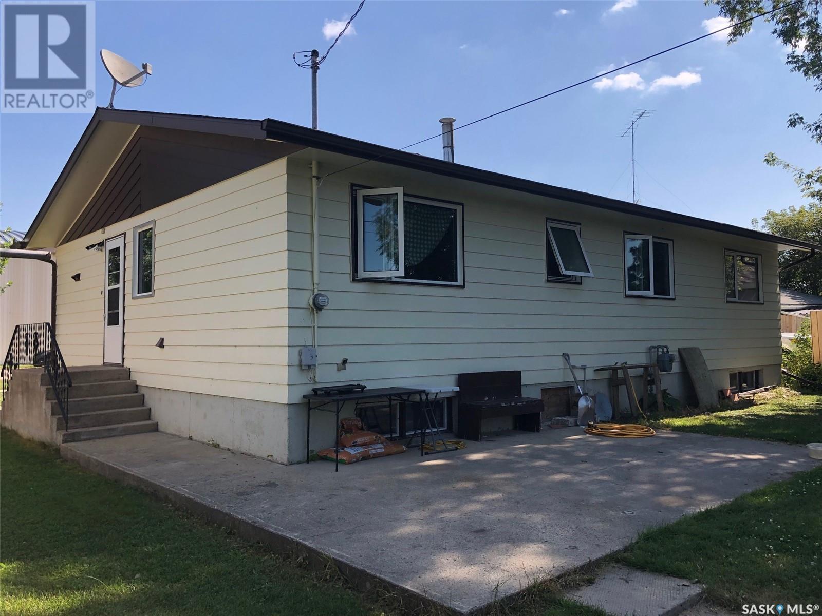 Property at 109 1st AVENUE NW image 5