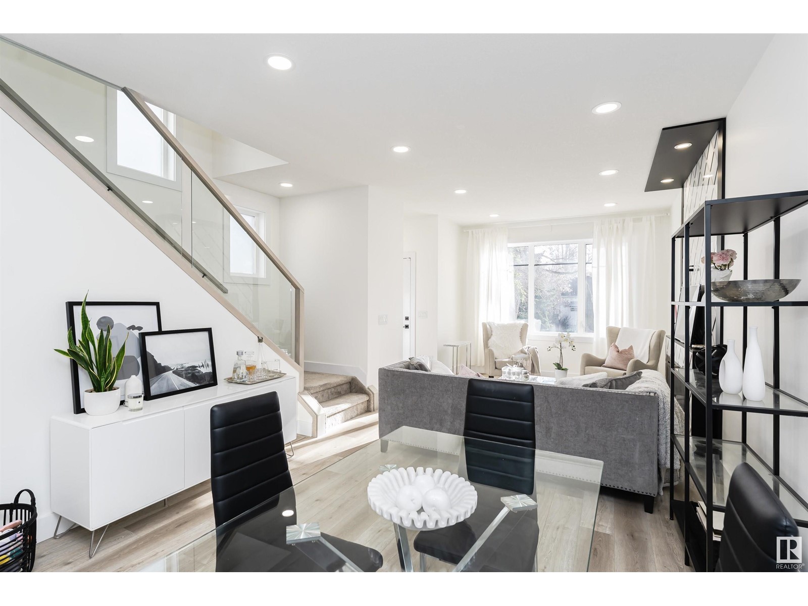Property at 7224 112 ST NW image 4