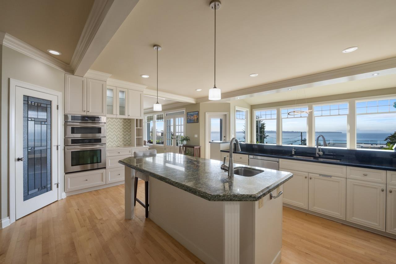 14213 Marine Drive, White Rock, British Columbia  V4B 1A9 - Photo 6 - R2991397