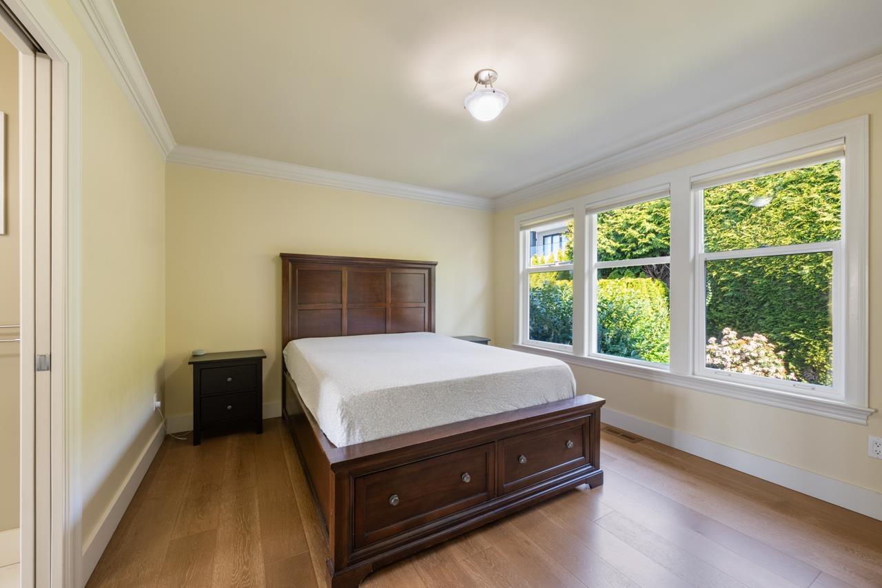 14213 Marine Drive, White Rock, British Columbia  V4B 1A9 - Photo 28 - R2991397