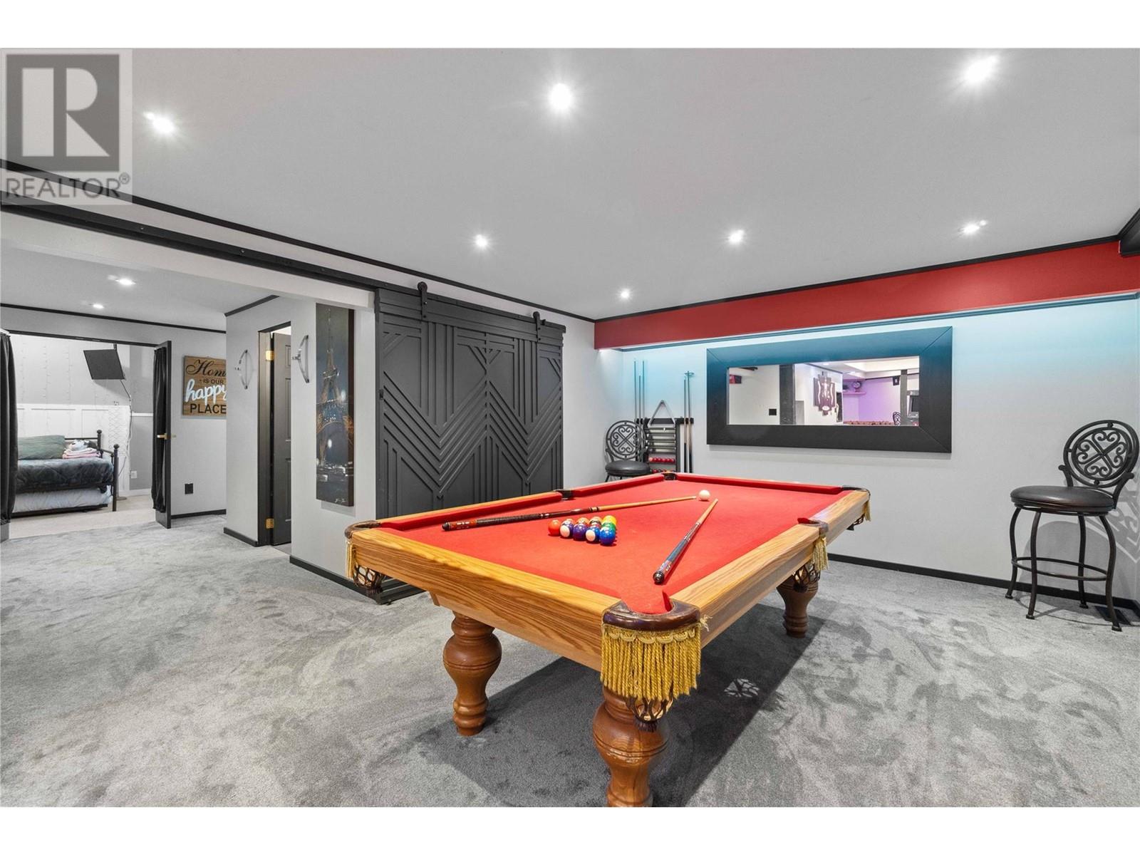 Property at 191 25 Street NE image 1