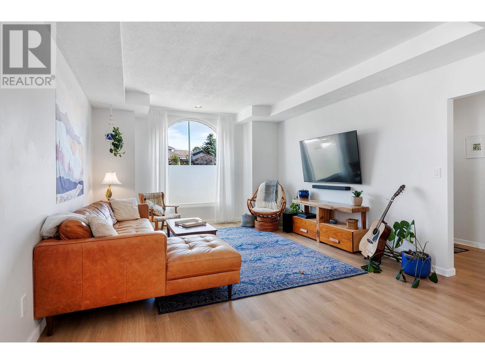 Property at 927 GARYMEDE Court image 5