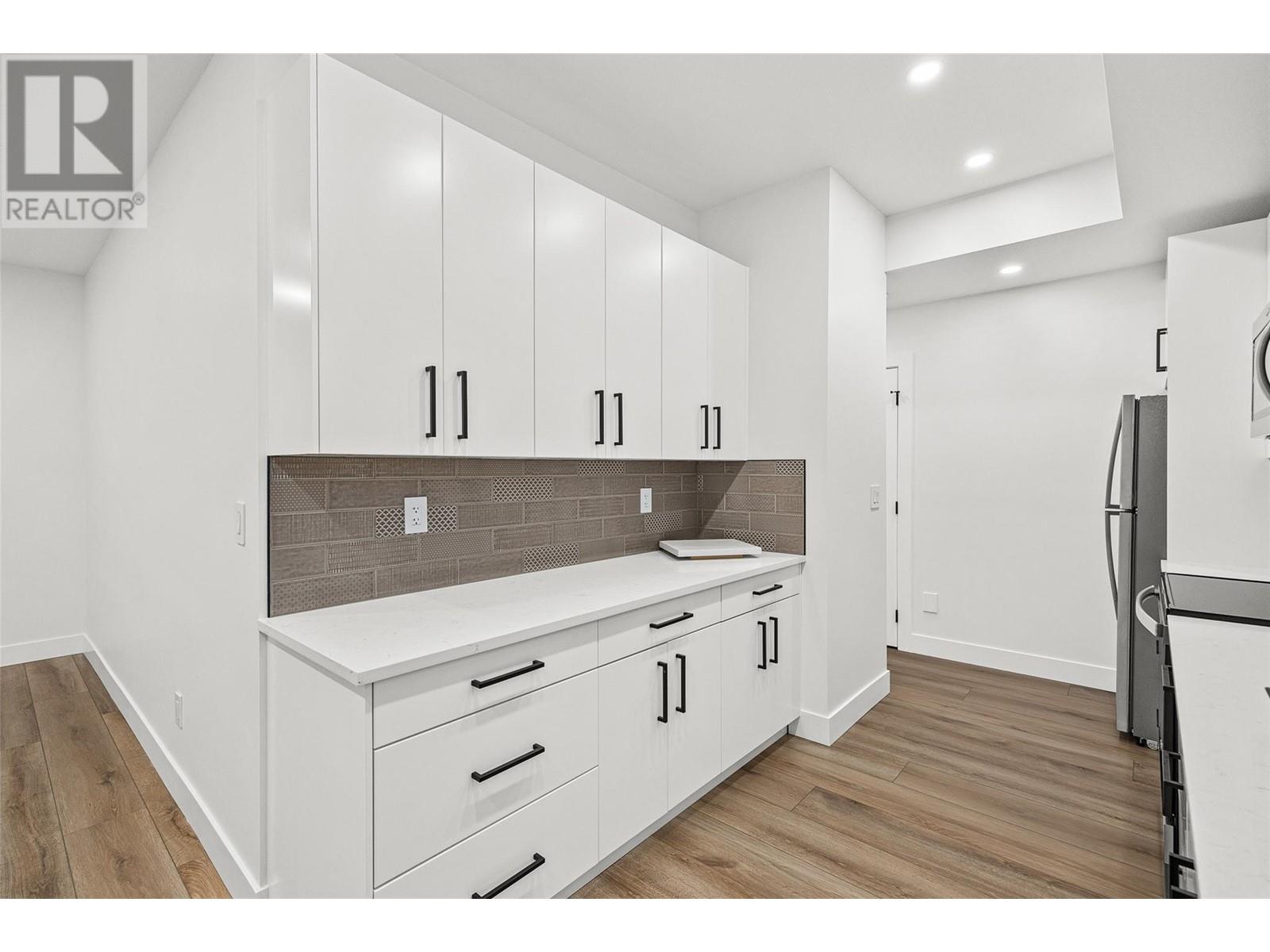 Property at 1059 Carnoustie Drive image 2
