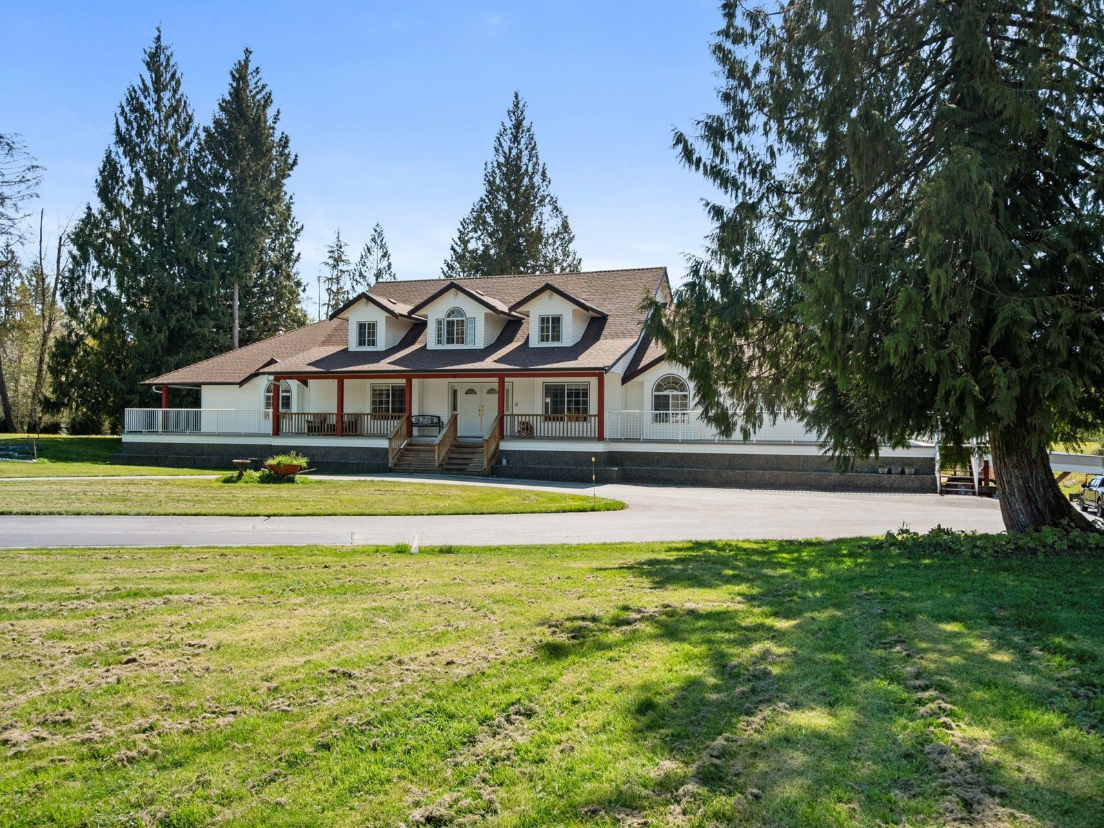 Property at 21980 100 AVENUE image 2