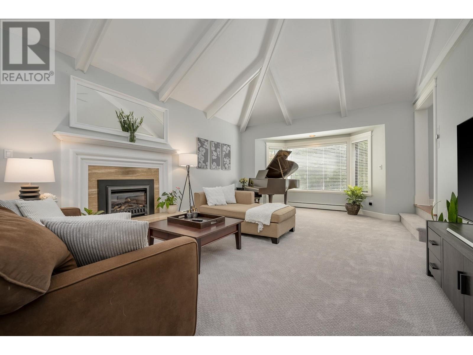 Property at 45 PARKGROVE CRESCENT image 4
