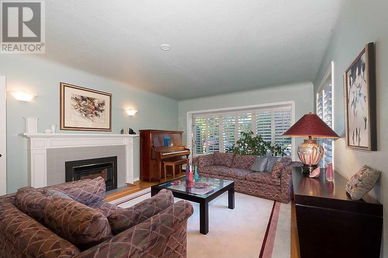 4726 W 7th Avenue, Vancouver, British Columbia  V6T 1C6 - Photo 4 - R2991817
