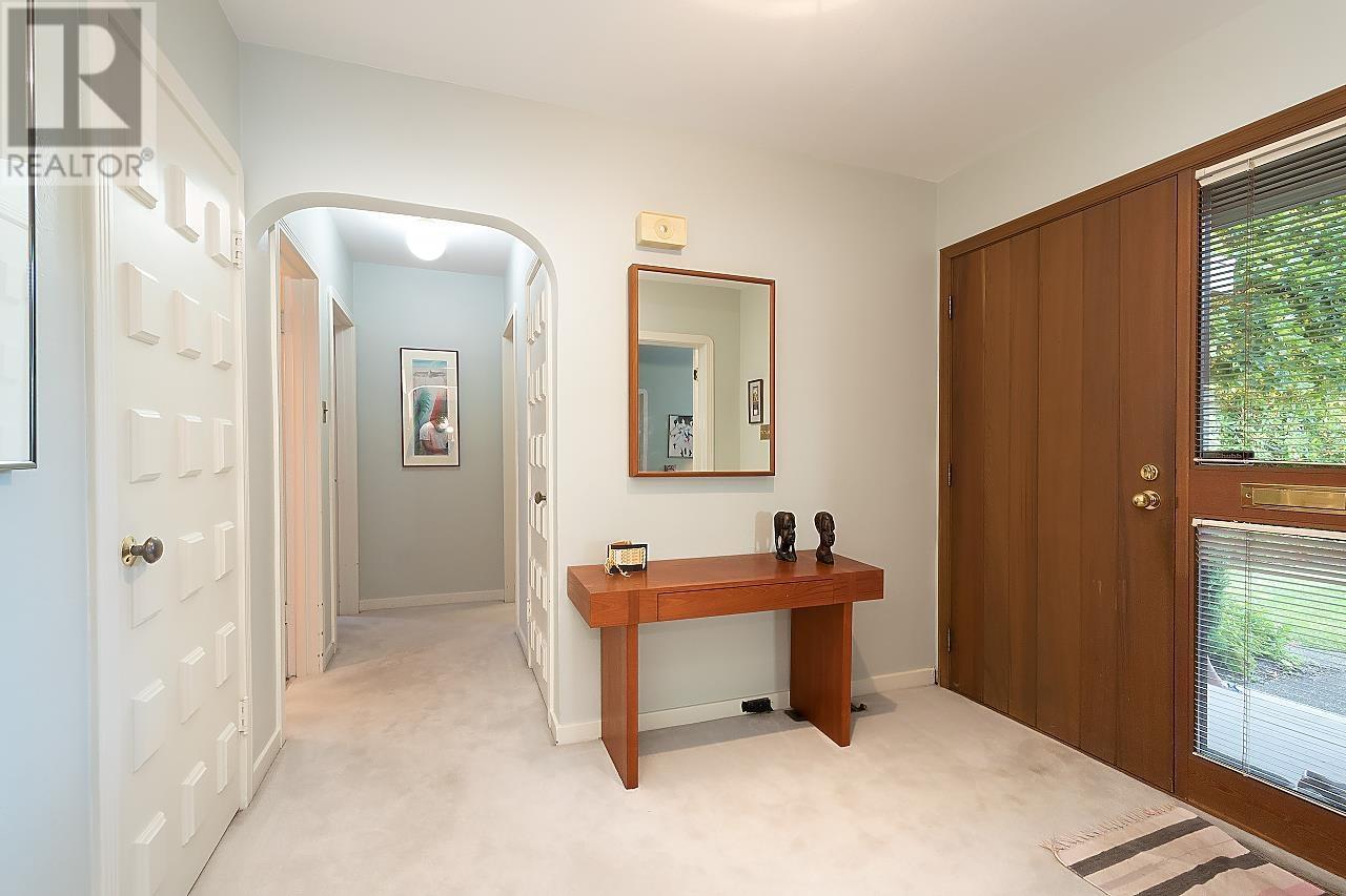 4726 W 7th Avenue, Vancouver, British Columbia  V6T 1C6 - Photo 3 - R2991817