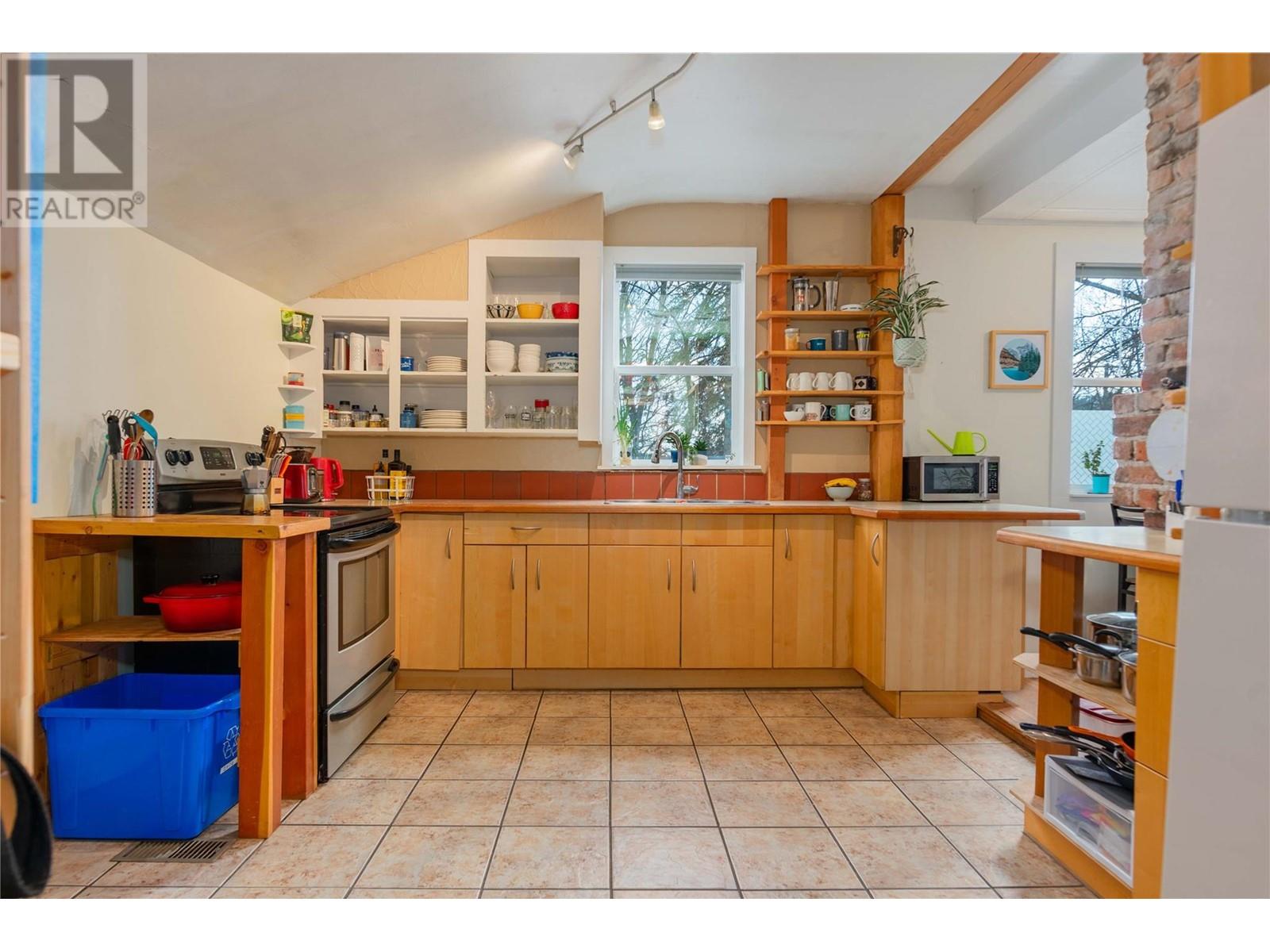 Property at 2538 Spokane Street image 3