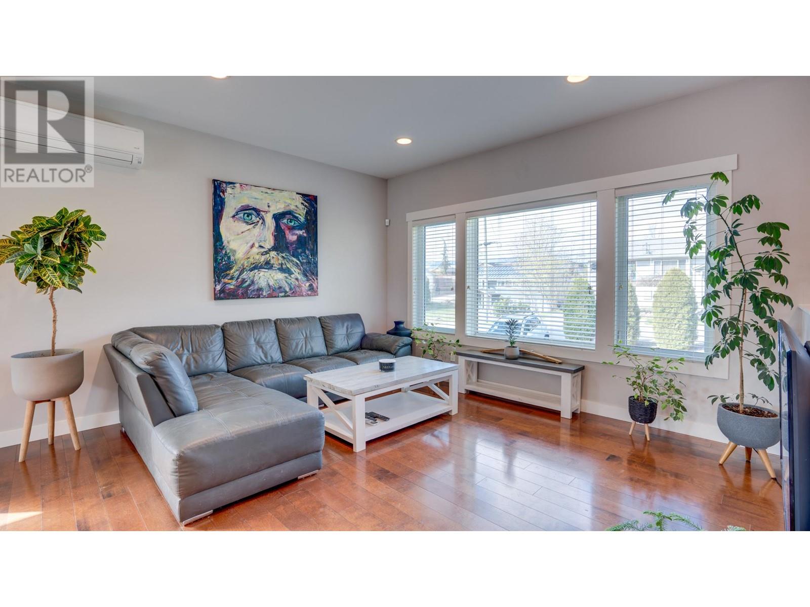 Property at 1920 36th Street NE image 5