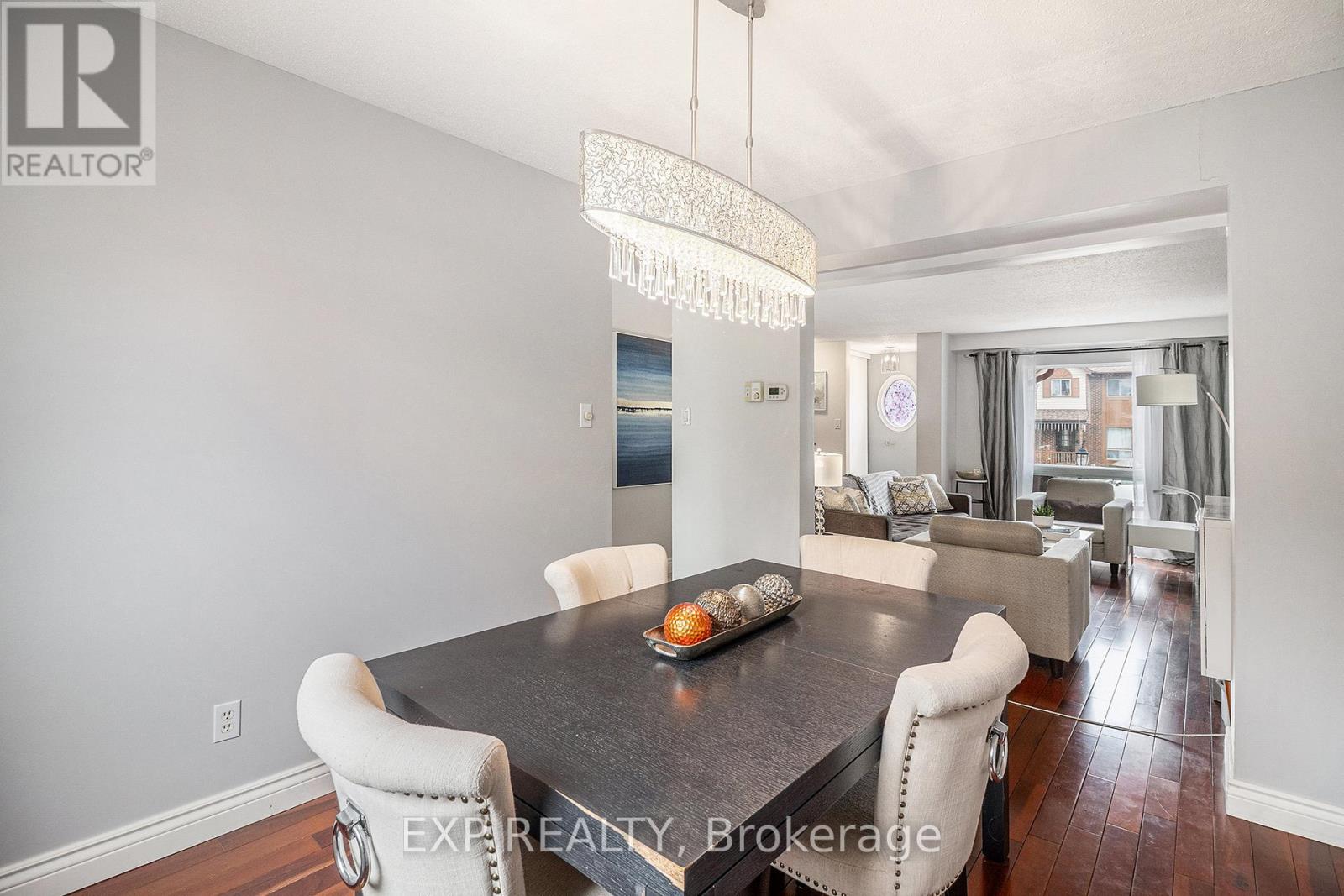 302 Cote-Royale Crescent, Ottawa, Ontario  K1E 3L7 - Photo 8 - X12089258