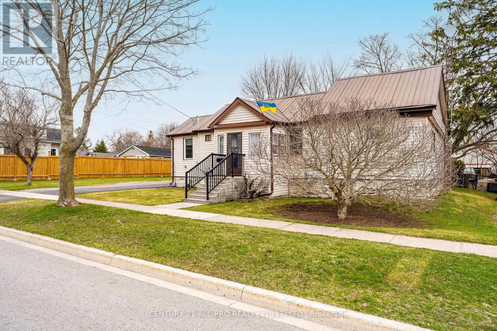 Property at 182 FORTH STREET image 2