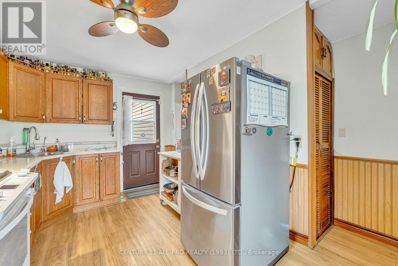 Property at 182 FORTH STREET image 4
