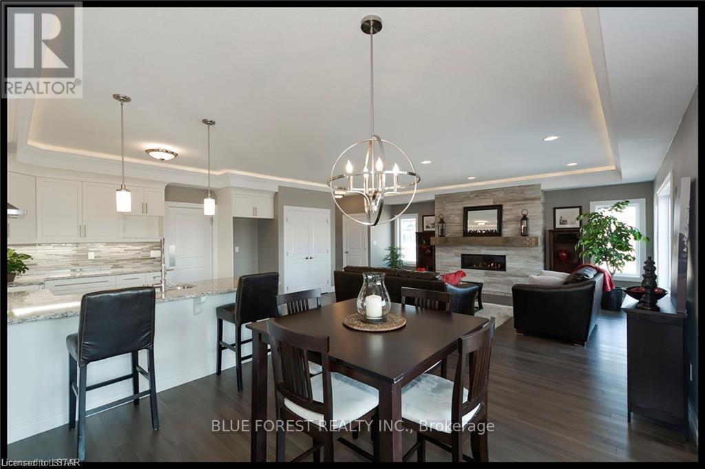 68 Five Stakes Street, Southwold, Ontario  N5P 3T2 - Photo 8 - X12089800