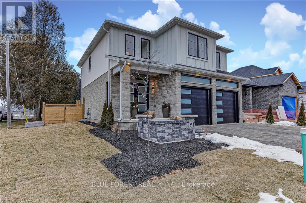 48 WOODLAND WALK, Southwold, Ontario