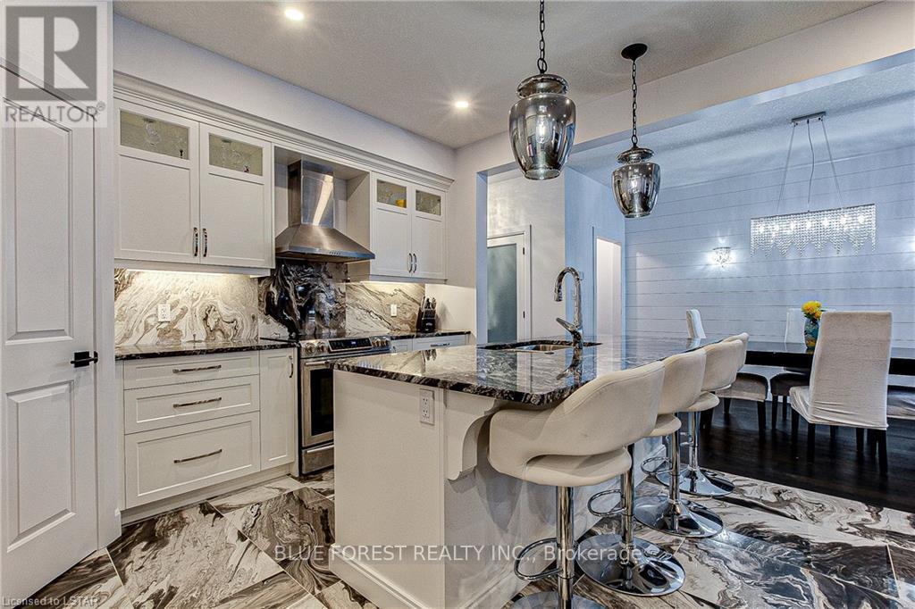 48 Woodland Walk, Southwold, Ontario  N5P 3T2 - Photo 11 - X12089805