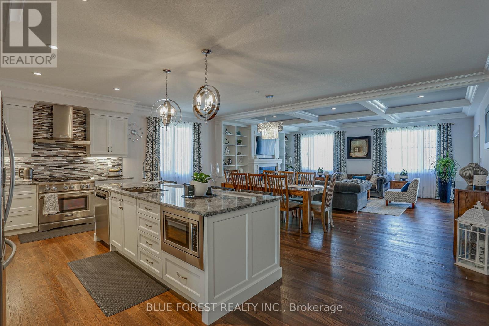 17 Royal Crescent, Southwold, Ontario  N5P 3T2 - Photo 10 - X12089940