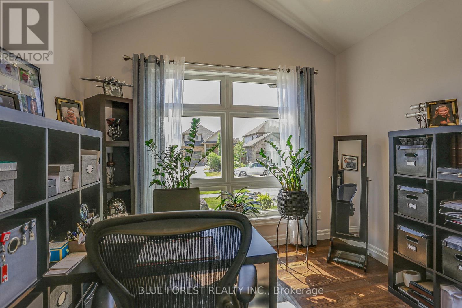 17 Royal Crescent, Southwold, Ontario  N5P 3T2 - Photo 19 - X12089940