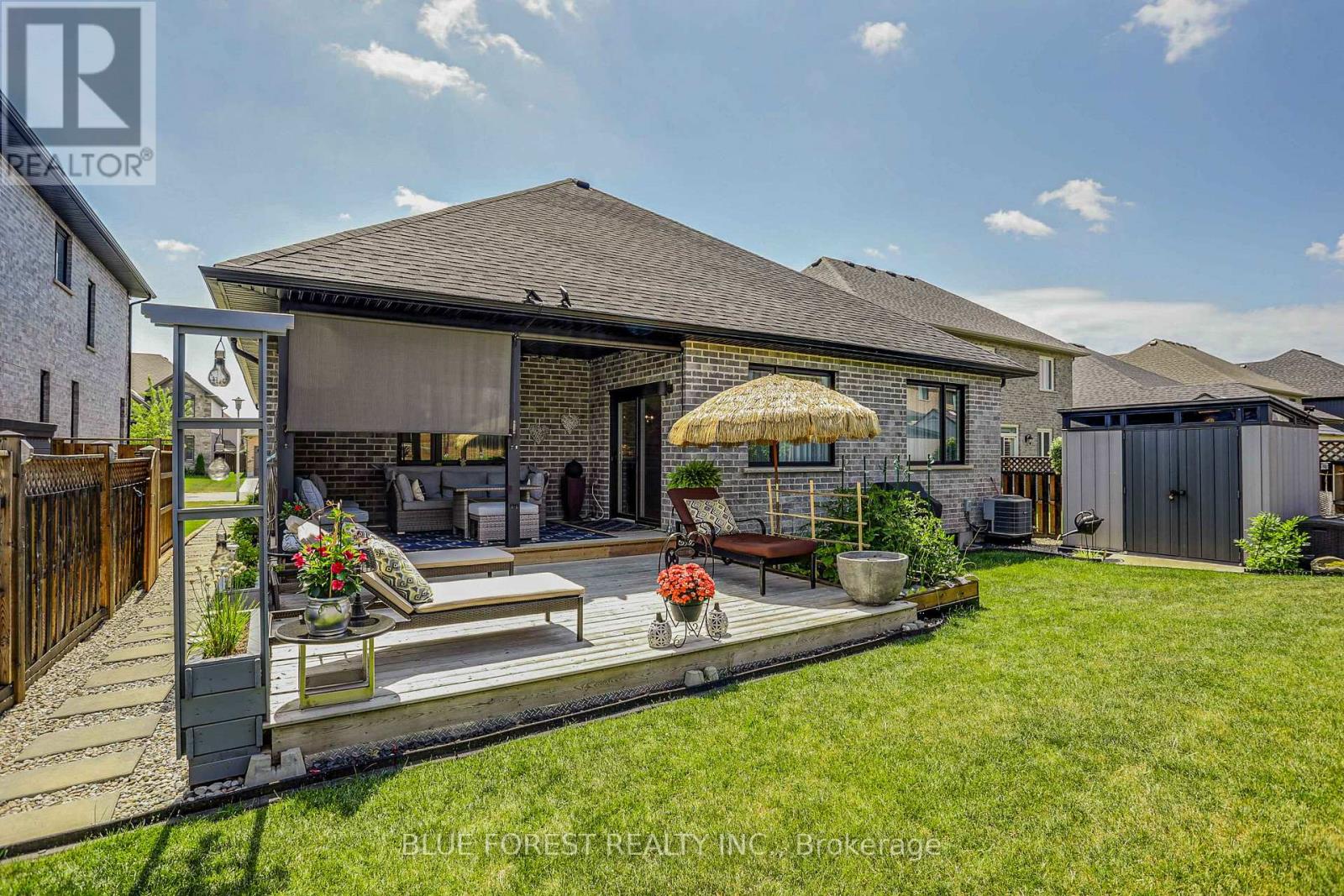 17 Royal Crescent, Southwold, Ontario  N5P 3T2 - Photo 29 - X12089940
