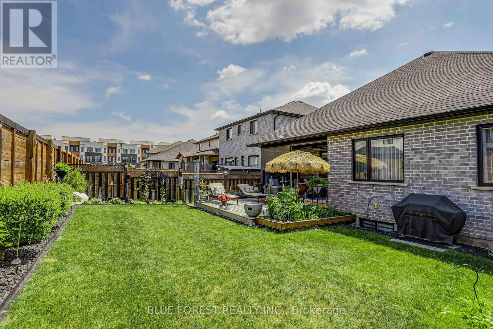 17 Royal Crescent, Southwold, Ontario  N5P 3T2 - Photo 30 - X12089940