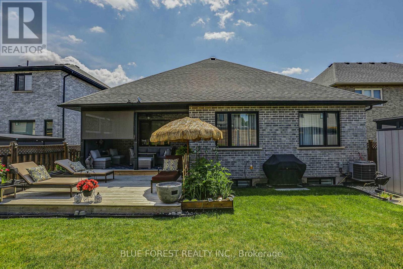 17 Royal Crescent, Southwold, Ontario  N5P 3T2 - Photo 32 - X12089940